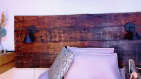    online show from March 21, 10:09 am