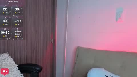 TAMARA SERRA online show from November 27, 6:33 pm