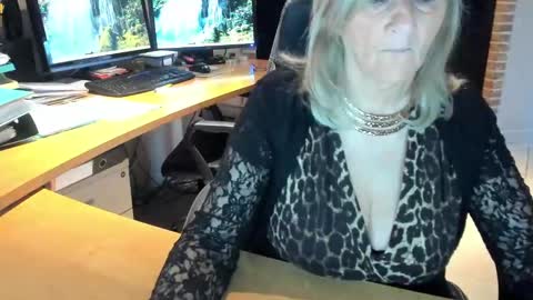 Snapshot of tammy4camfun chatting on February 11, 9:09 am Tammy online show from February 11, 9:09 am