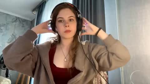 Snapshot of tanekadighton chatting on October 10, 10:31 am Layla online show from October 10, 10:31 am