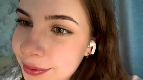 Snapshot of tanekadighton chatting on October 7, 11:03 am Layla online show from October 7, 11:03 am