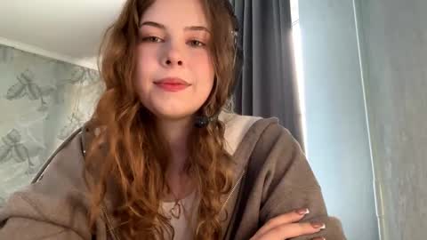Snapshot of tanekadighton chatting on October 6, 10:54 am Layla online show from October 6, 10:54 am