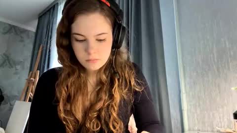 Snapshot of tanekadighton chatting on October 17, 10:40 am Layla online show from October 17, 10:40 am
