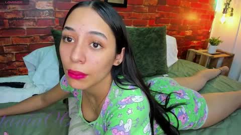 Snapshot of tania06 chatting on March 1, 2:02 pm tania06 online show from March 1, 2:02 pm