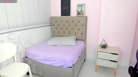 Tania  online show from October 22, 2:11 pm