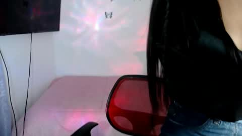 Tania online show from December 9, 1:40 am