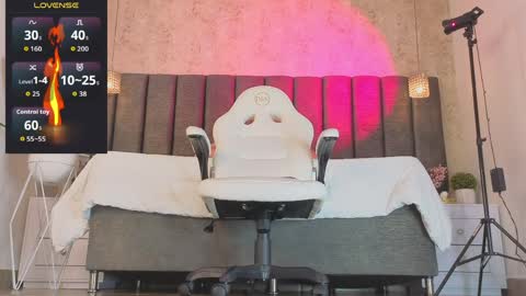 Tania Dias online show from April 1, 7:22 pm