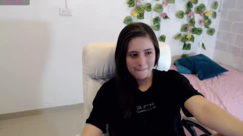 Tania  online show from November 4, 4:12 pm