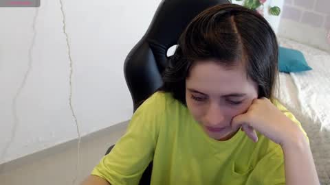 Snapshot of taniadevil_69 chatting on February 27, 9:36 pm Tania online show from February 27, 9:36 pm
