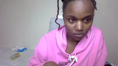 Snapshot of tannia004 chatting on December 5, 6:43 am tania online show from December 5, 6:43 am