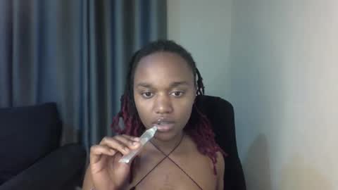 Snapshot of tannia004 chatting on December 14, 9:02 pm tania online show from December 14, 9:02 pm