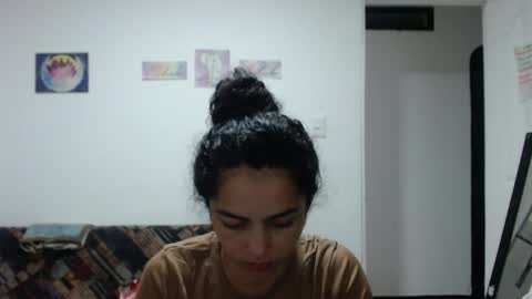 Angeline  Follow  online show from April 14, 1:05 am