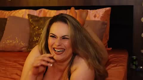 TanyaJade online show from November 17, 9:26 pm