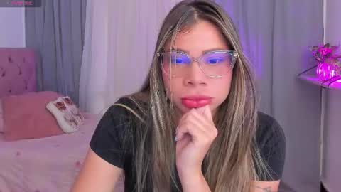 taragreyt_ online show from July 29, 1:22 pm