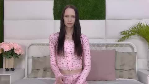 taraharriss online show from March 13, 11:55 am