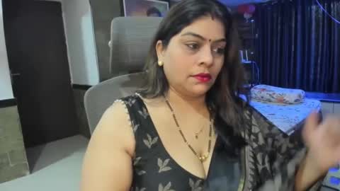 Snapshot of tarivishu23 chatting on February 22, 1:44 am tarivishu23 online show from February 22, 1:44 am