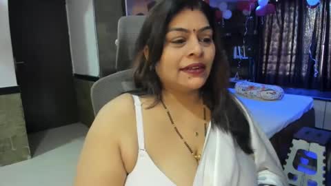 Snapshot of tarivishu23 chatting on February 16, 3:58 am tarivishu23 online show from February 16, 3:58 am