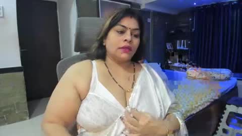 Snapshot of tarivishu23 chatting on January 16, 1:58 am tarivishu23 online show from January 16, 1:58 am