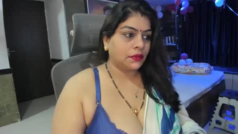 Snapshot of tarivishu23 chatting on February 18, 1:21 am tarivishu23 online show from February 18, 1:21 am