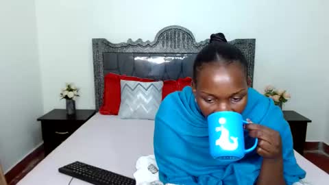 Snapshot of tashabea chatting on December 21, 7:03 am Tash online show from December 21, 7:03 am