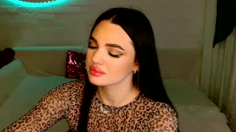 tasty_babyy online show from December 18, 7:08 pm