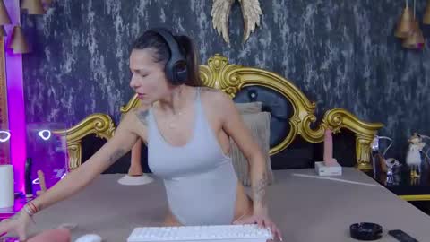 Snapshot of tastypatricia chatting on March 4, 10:24 am TastyPatricia online show from March 4, 10:24 am