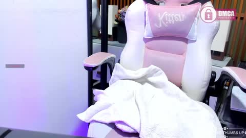 Snapshot of tatiana_vegha chatting on December 28, 12:24 pm i am tatiana online show from December 28, 12:24 pm