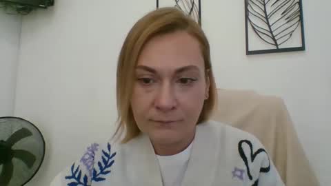 Snapshot of tatiana_xi chatting on October 22, 12:43 pm tatiana_xi online show from October 22, 12:43 pm
