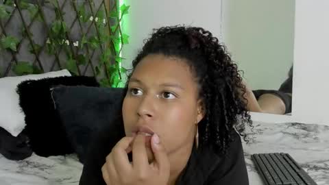 tatianasquirthot online show from March 29, 8:08 pm