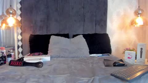 Snapshot of tattofoxx__ chatting on October 15, 1:03 pm Tatto Fox online show from October 15, 1:03 pm