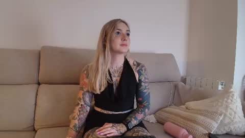 tattoobbgirl online show from July 28, 7:39 pm