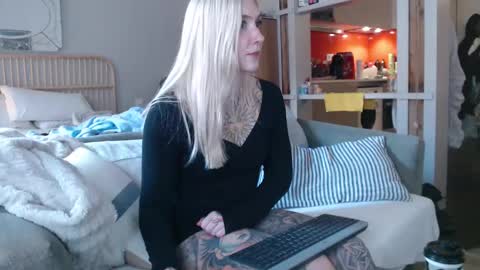 tattoobbgirl online show from February 12, 3:50 pm