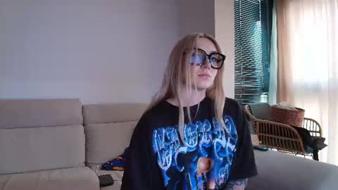 tattoobbgirl online show from June 9, 7:02 pm