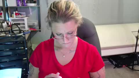 Snapshot of tattooeddirtyteacher chatting on January 29, 8:14 pm Lisa Lovely online show from January 29, 8:14 pm