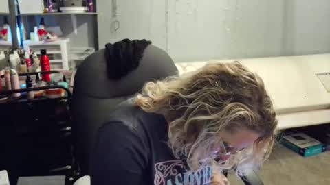 Snapshot of tattooeddirtyteacher chatting on February 11, 11:01 pm Lisa Lovely online show from February 11, 11:01 pm