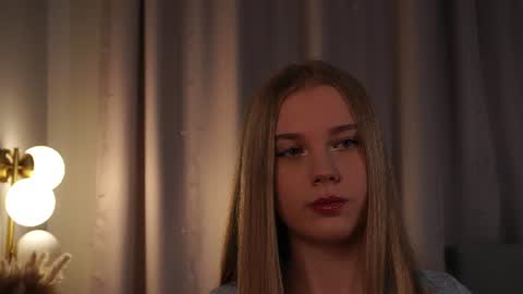 Taya online show from June 11, 5:32 pm