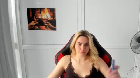 Tay online show from July 22, 1:01 pm