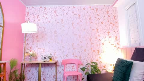 Taylor Bennet online show from April 16, 11:32 am