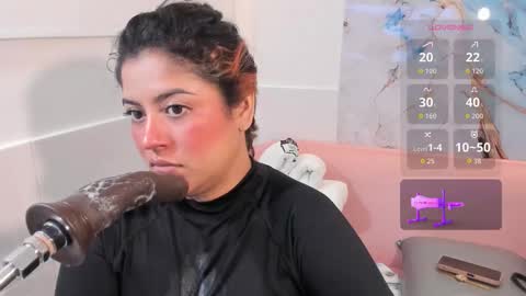 taylor_cupper_ online show from February 27, 8:41 pm