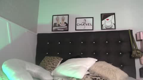 Snapshot of taylor_dolll chatting on October 9, 1:32 am Taylor 3 online show from October 9, 1:32 am