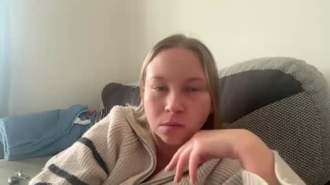 taylorlovett online show from February 24, 10:46 am