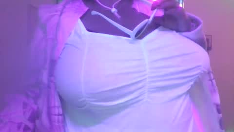 Reina online show from November 3, 5:11 am