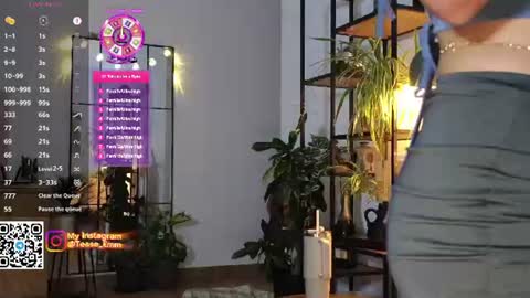Em online show from July 28, 7:50 pm