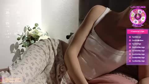 Snapshot of tease_me__ chatting on January 22, 4:44 am Em online show from January 22, 4:44 am