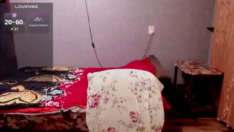 Snapshot of technobae chatting on September 19, 5:01 pm Nickie online show from September 19, 5:01 pm