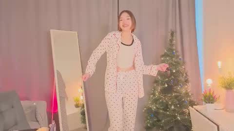 all me precious   online show from December 16, 6:08 am