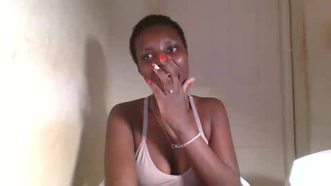 Snapshot of tee_kaicy chatting on December 17, 10:01 am kaicy online show from December 17, 10:01 am