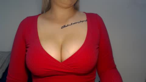 Teeyara  online show from October 16, 6:10 pm