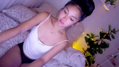 temptessa20 online show from December 13, 10:27 pm