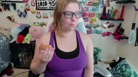 Pixie Pix or Pickle online show from April 15, 7:58 pm